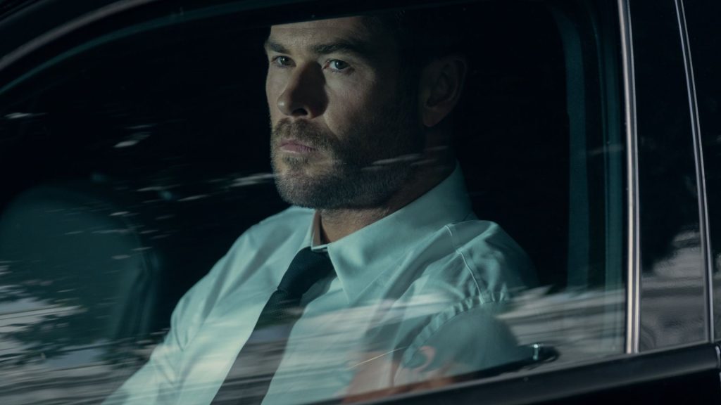 Chris Hemsworth in Crime 101
