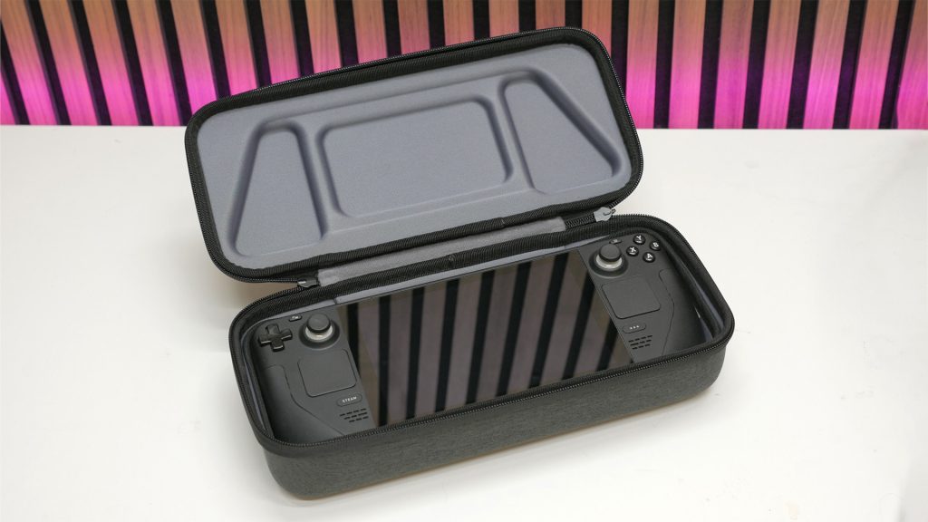 Jsaux Carrying Case review - a Steam Deck case with extra space