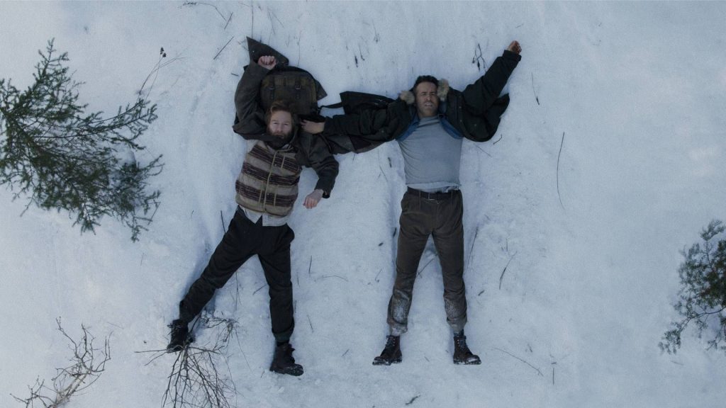 Kenneth Branagh as Nikolai Ustinov and Ryan Reynolds as Lieutenant Troy "Assassin" Kelly in Mayday