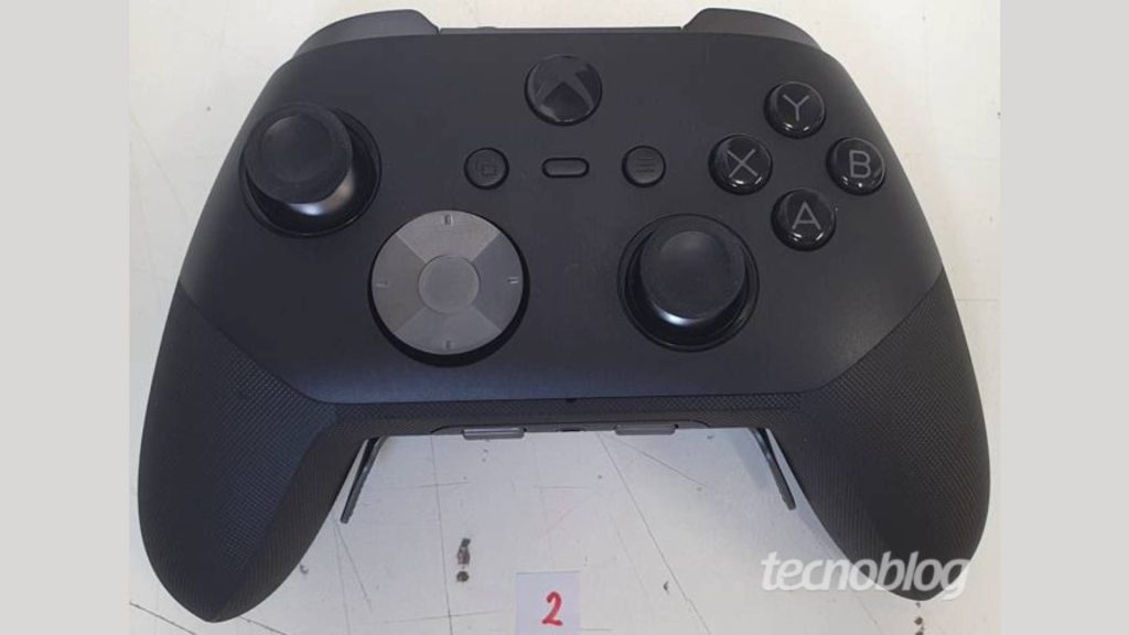 Leaked photos of Xbox Elite Controller Series 3 in black